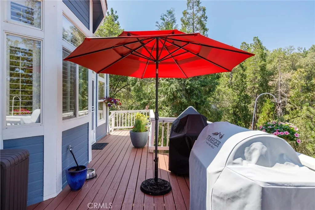 28575 Manitoba Drive, Lake Arrowhead, California 92352 home-pic-5