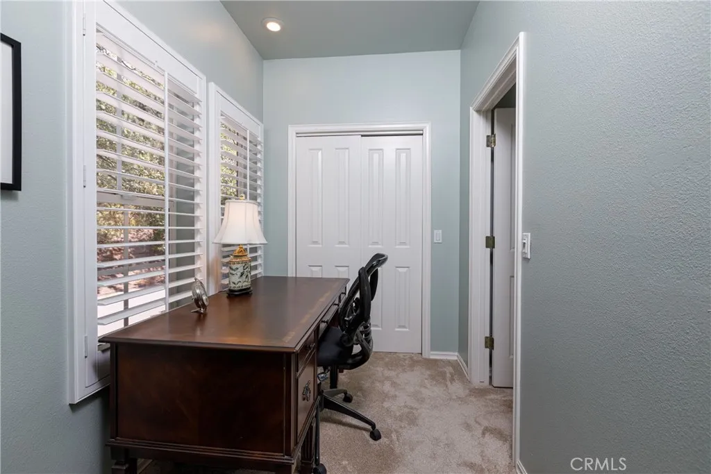 28575 Manitoba Drive, Lake Arrowhead, California 92352 home-pic-19
