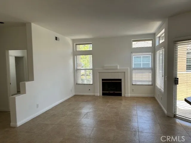 Spacious living room with fireplace
