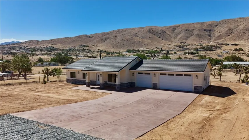 22421 Ocotillo Way, Apple Valley, California 92308