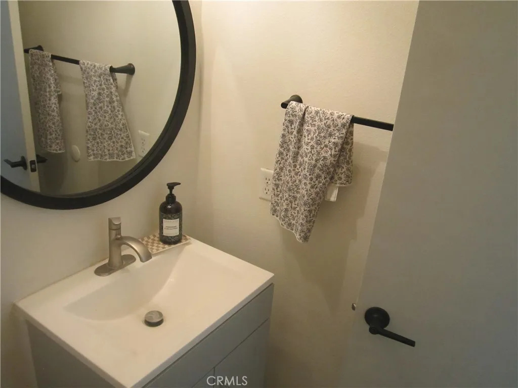 3908 Manquelo Court, Perris, California 92571 home-pic-13