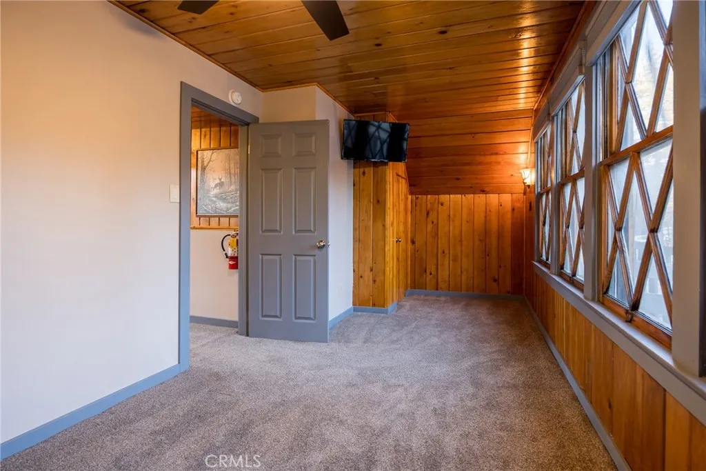 1025 W Big Bear Boulevard, Big Bear City, California 92314 home-pic-33