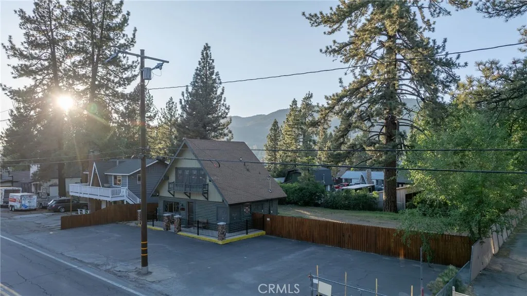 1025 W Big Bear Boulevard, Big Bear City, California 92314 home-pic-5