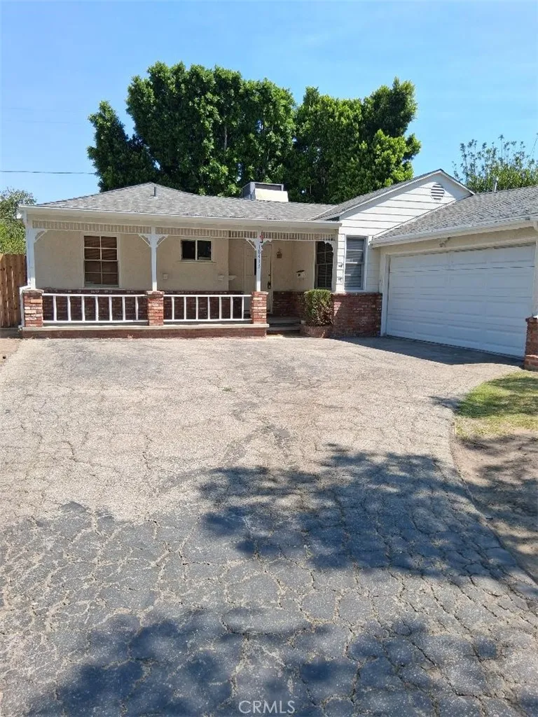18413 Domino Street, Tarzana, California 91335, 4 Bedrooms Bedrooms, ,2 BathroomsBathrooms,Residential Lease,For Rent,Domino,SR25147620