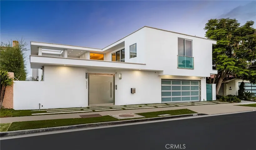 323 Morning Star Lane, Newport Beach, California 92660