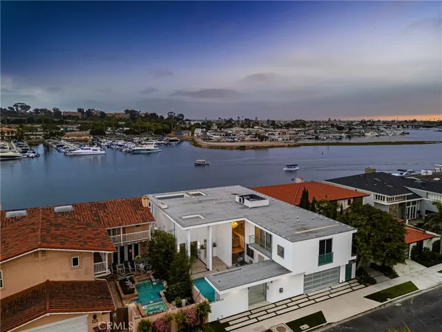 323 Morning Star Lane, Newport Beach, California 92660
