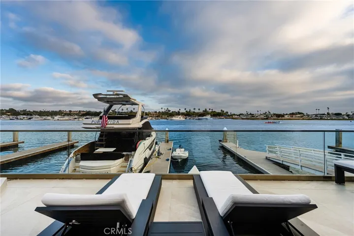 323 Morning Star Lane, Newport Beach, California 92660
