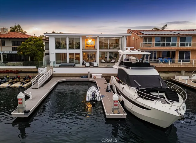 323 Morning Star Lane, Newport Beach, California 92660