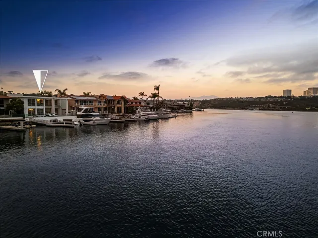 323 Morning Star Lane, Newport Beach, California 92660
