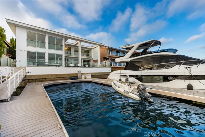 323 Morning Star Lane, Newport Beach, California 92660