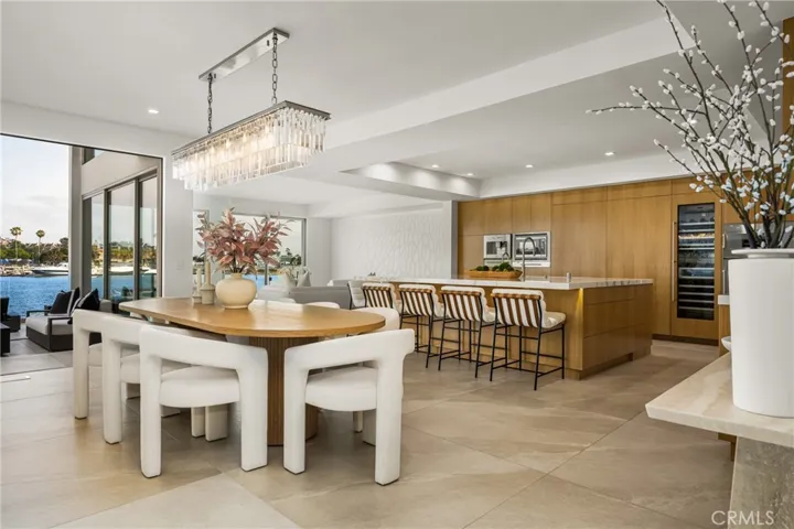 323 Morning Star Lane, Newport Beach, California 92660