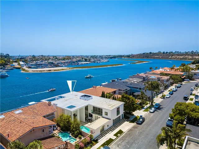 323 Morning Star Lane, Newport Beach, California 92660