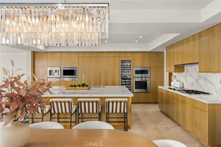 323 Morning Star Lane, Newport Beach, California 92660