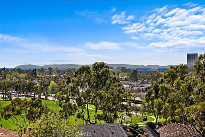 Enjoy the beautiful park/greens view while having a cup of morning coffee.