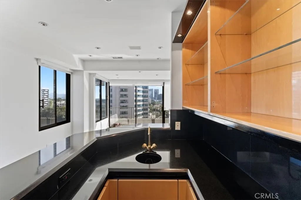 10501 Wilshire Boulevard 1103, Los Angeles, California 90024 home-pic-9