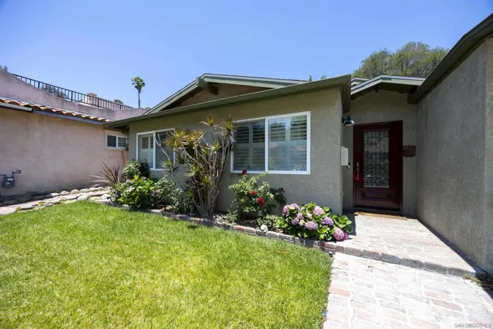 4582 Chateau Drive, San Diego, California 92117