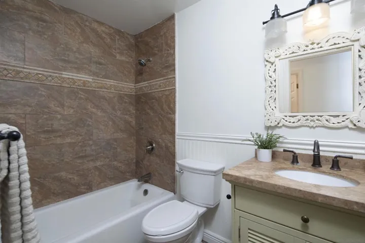 4582 Chateau Drive, San Diego, California 92117