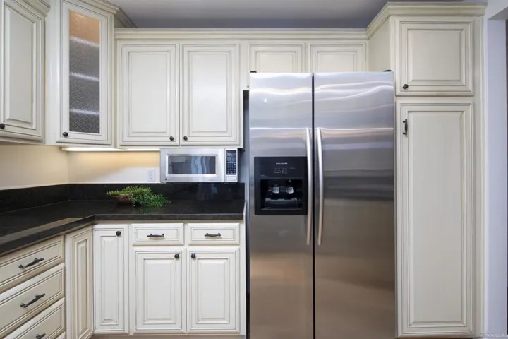 4582 Chateau Drive, San Diego, California 92117