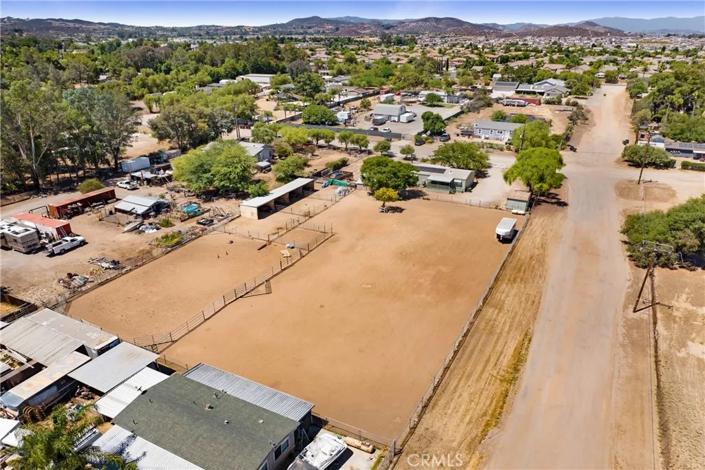 30750 Old Windmill Road, Menifee, California 92584 home-pic-13