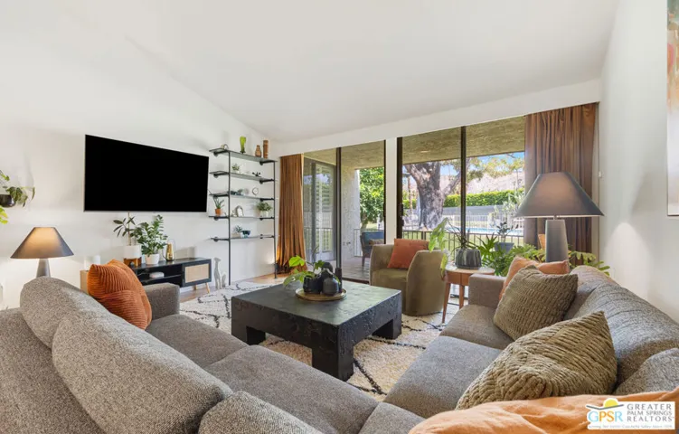 1041 S La Verne Way, Palm Springs, California 92264