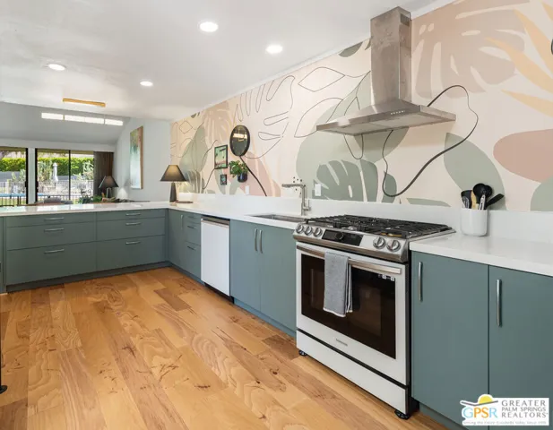 1041 S La Verne Way, Palm Springs, California 92264