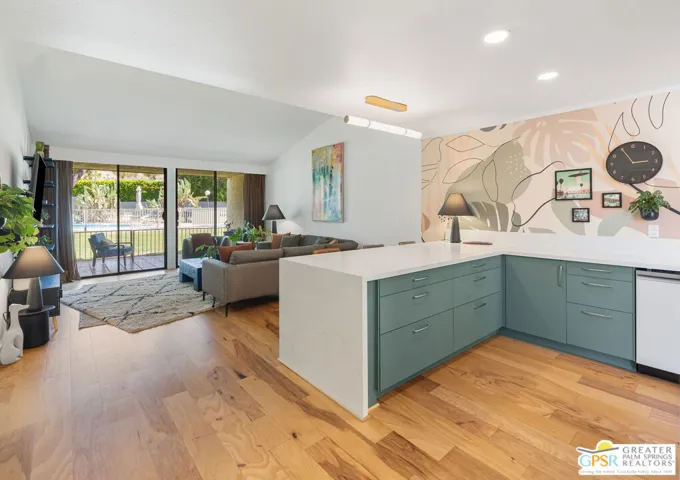 1041 S La Verne Way, Palm Springs, California 92264