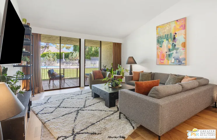 1041 S La Verne Way, Palm Springs, California 92264