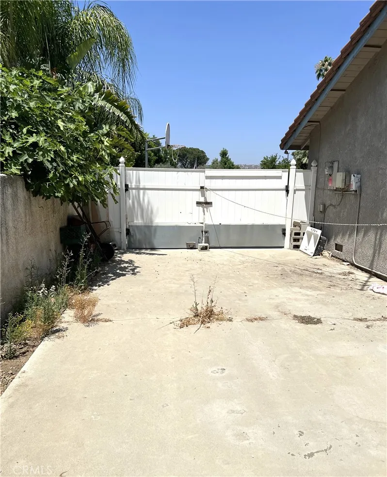1061 N Perris Boulevard, Perris, California 92571 home-pic-32