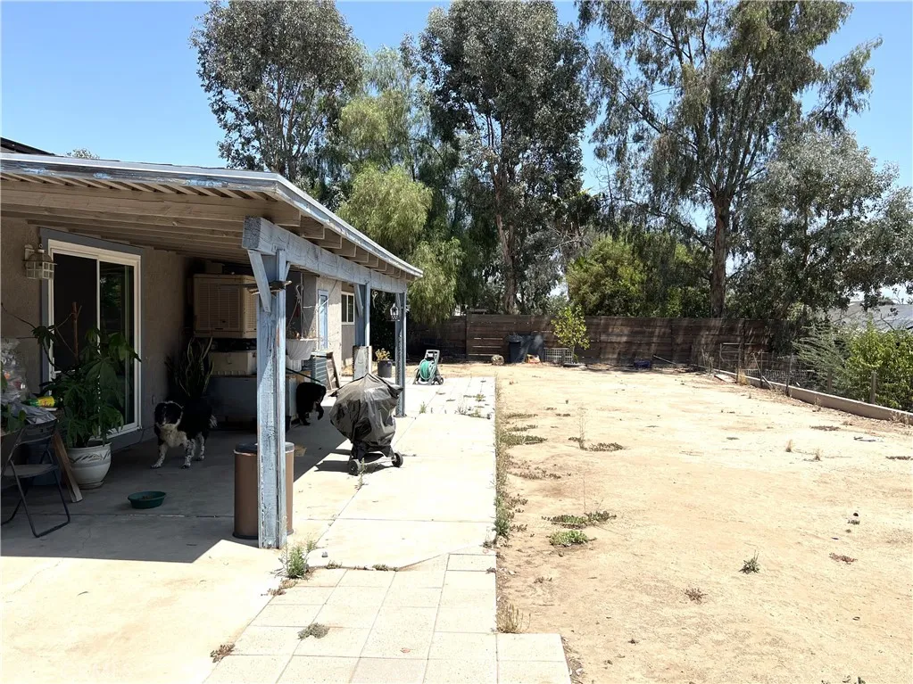 1061 N Perris Boulevard, Perris, California 92571 home-pic-28