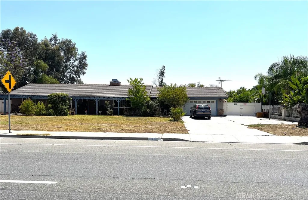 1061 N Perris Boulevard, Perris, California 92571 home-pic-0