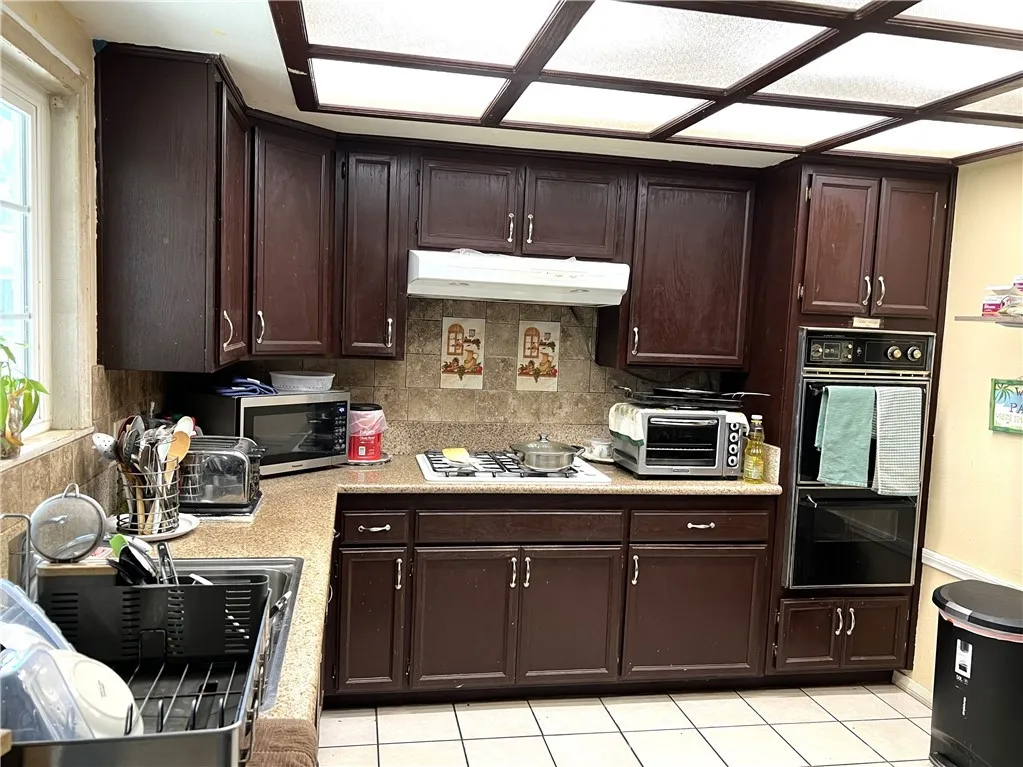 1061 N Perris Boulevard, Perris, California 92571 home-pic-11