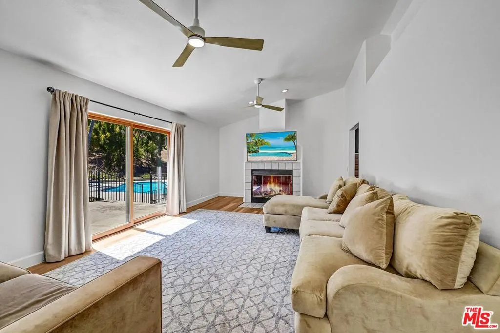 614 Valley Drive, Vista, California 92084 home-pic-27