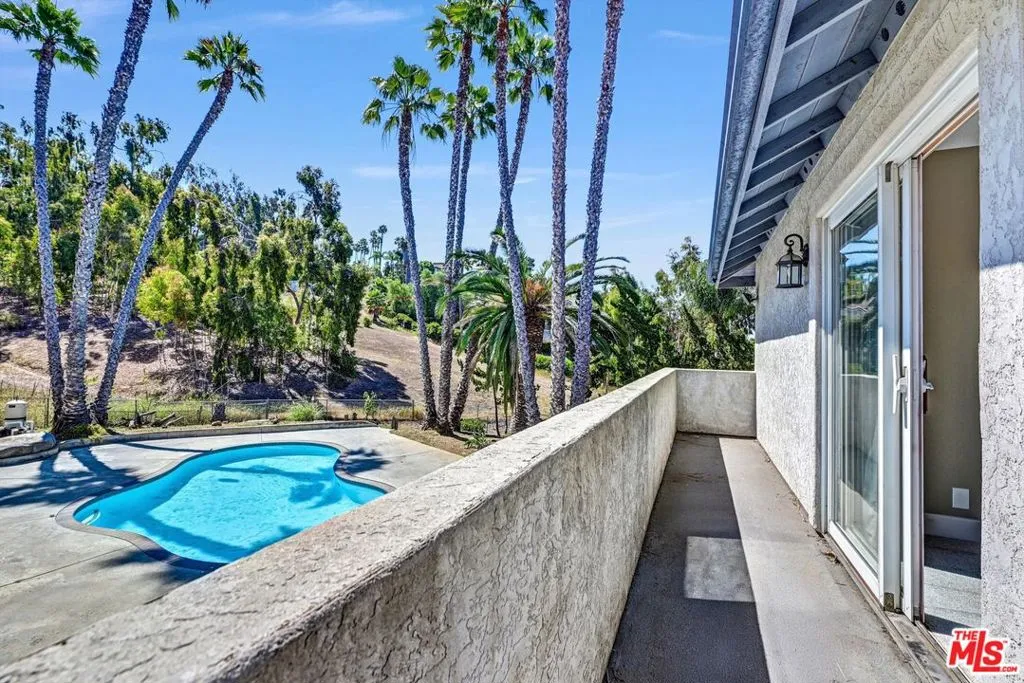 614 Valley Drive, Vista, California 92084 home-pic-45