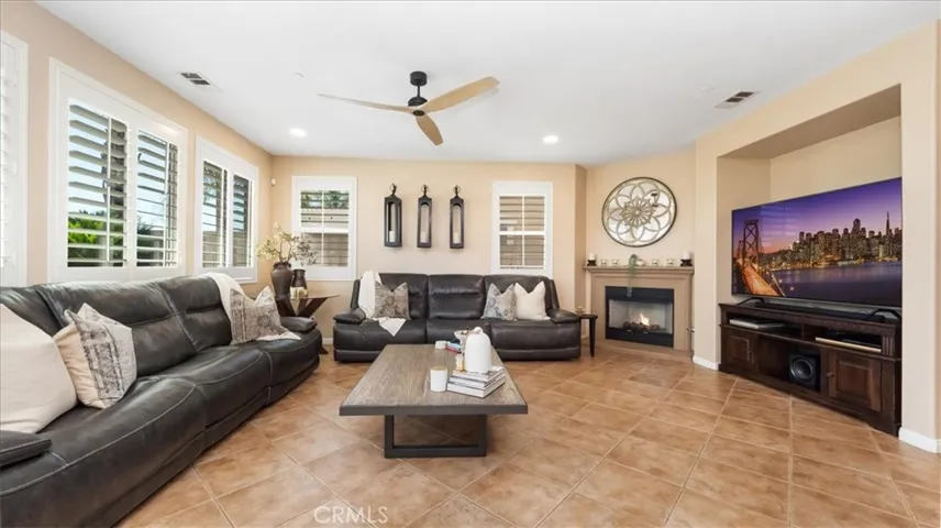 5811 Little Shay Drive, Fontana, California 92336