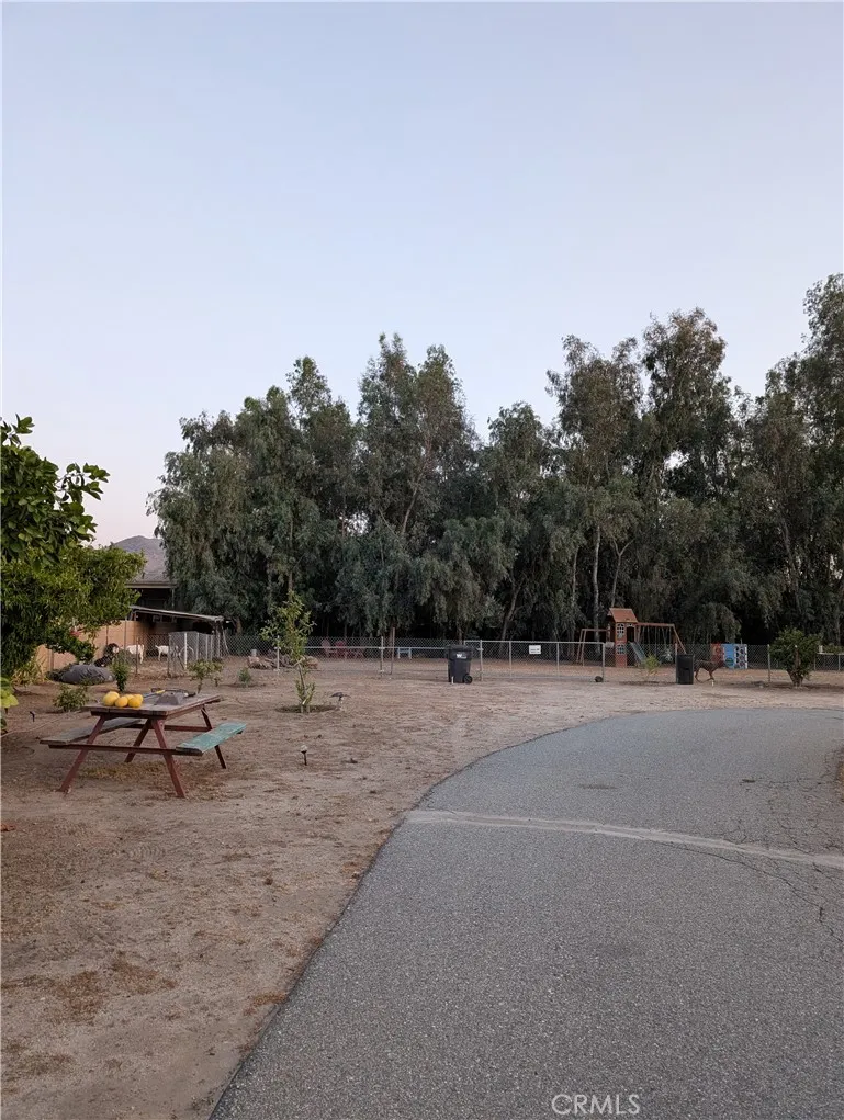 42961 Johnston Avenue, Hemet, California 92544 home-pic-18