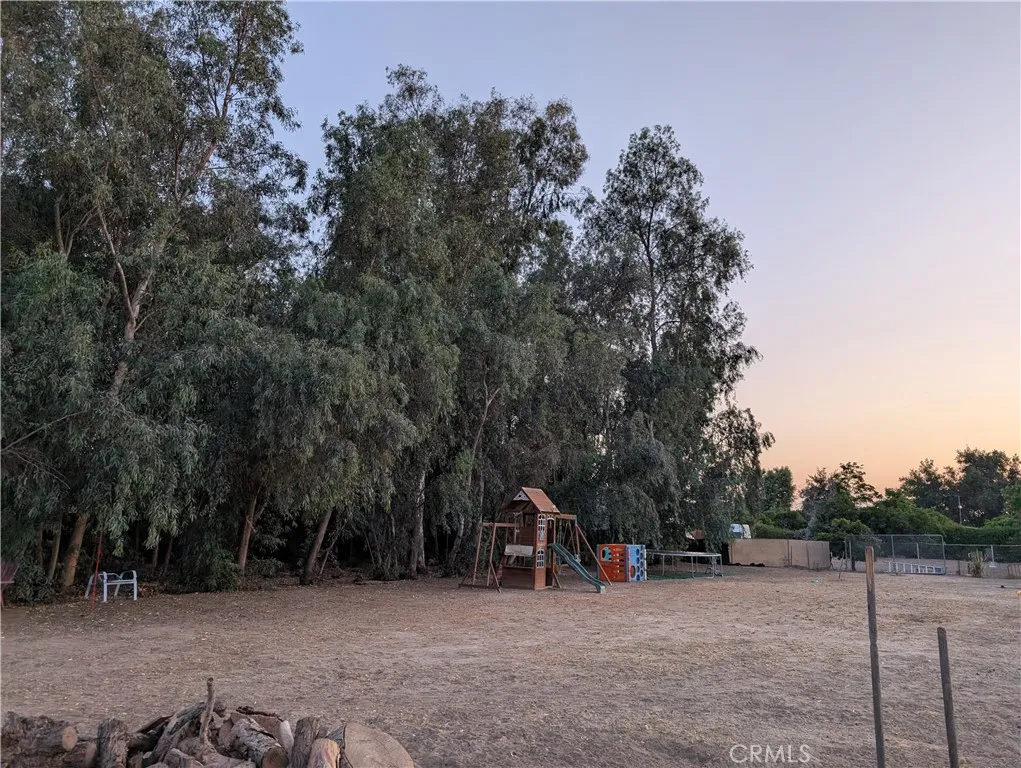 42961 Johnston Avenue, Hemet, California 92544 home-pic-31