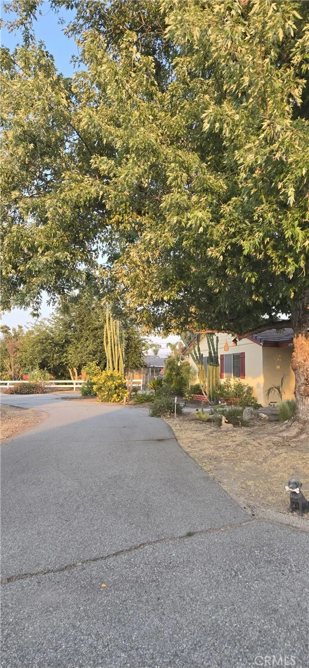 42961 Johnston Avenue, Hemet, California 92544 home-pic-2