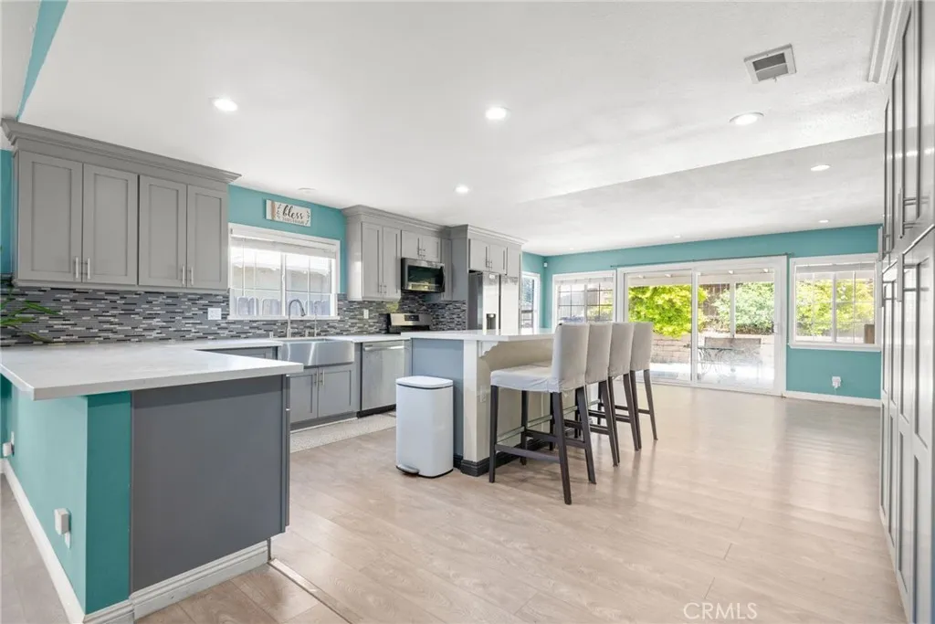 3845 Bayside Street, Simi Valley, California 93063 home-pic-11