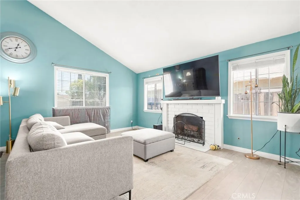 3845 Bayside Street, Simi Valley, California 93063 home-pic-9