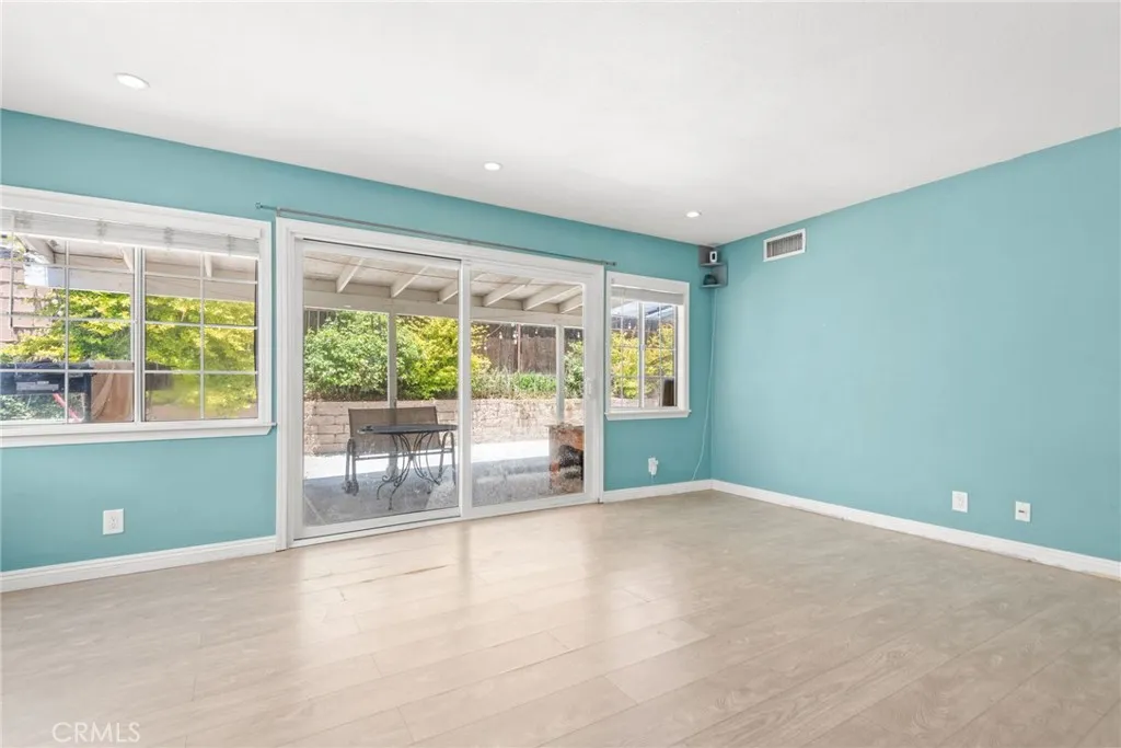 3845 Bayside Street, Simi Valley, California 93063 home-pic-18