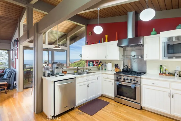 1315 Via Zumaya, Palos Verdes Estates, California 90274