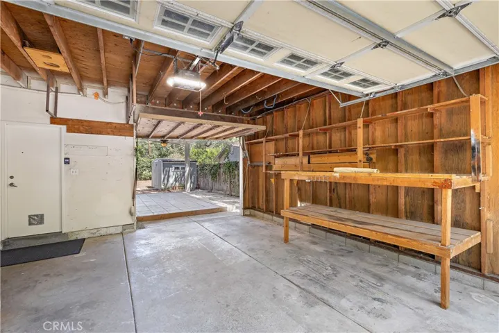 2-Car Garage w/ Double Door Opening