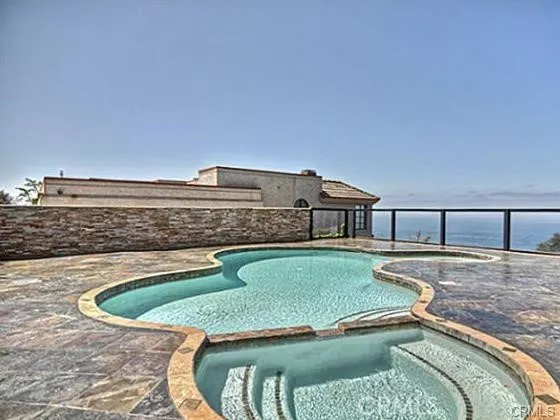 621 Loretta Drive, Laguna Beach, California 92651