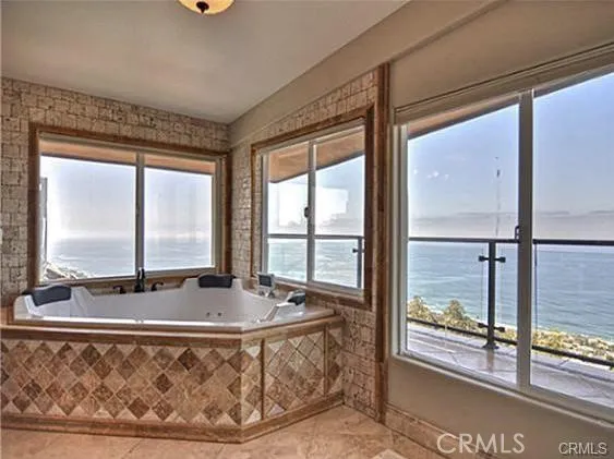 621 Loretta Drive, Laguna Beach, California 92651