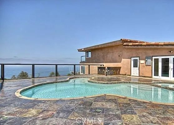 621 Loretta Drive, Laguna Beach, California 92651