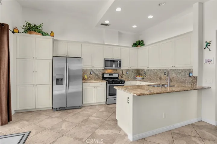 21803 Heliotrope Lane, Wildomar, California 92595
