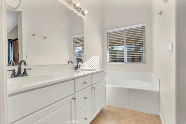 21803 Heliotrope Lane, Wildomar, California 92595