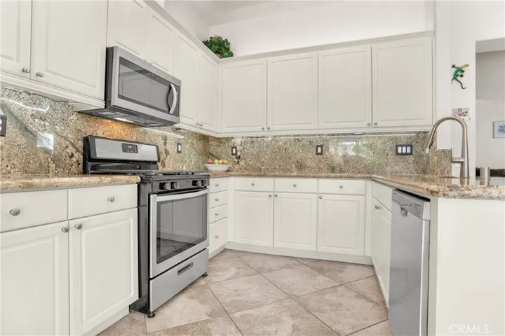 21803 Heliotrope Lane, Wildomar, California 92595