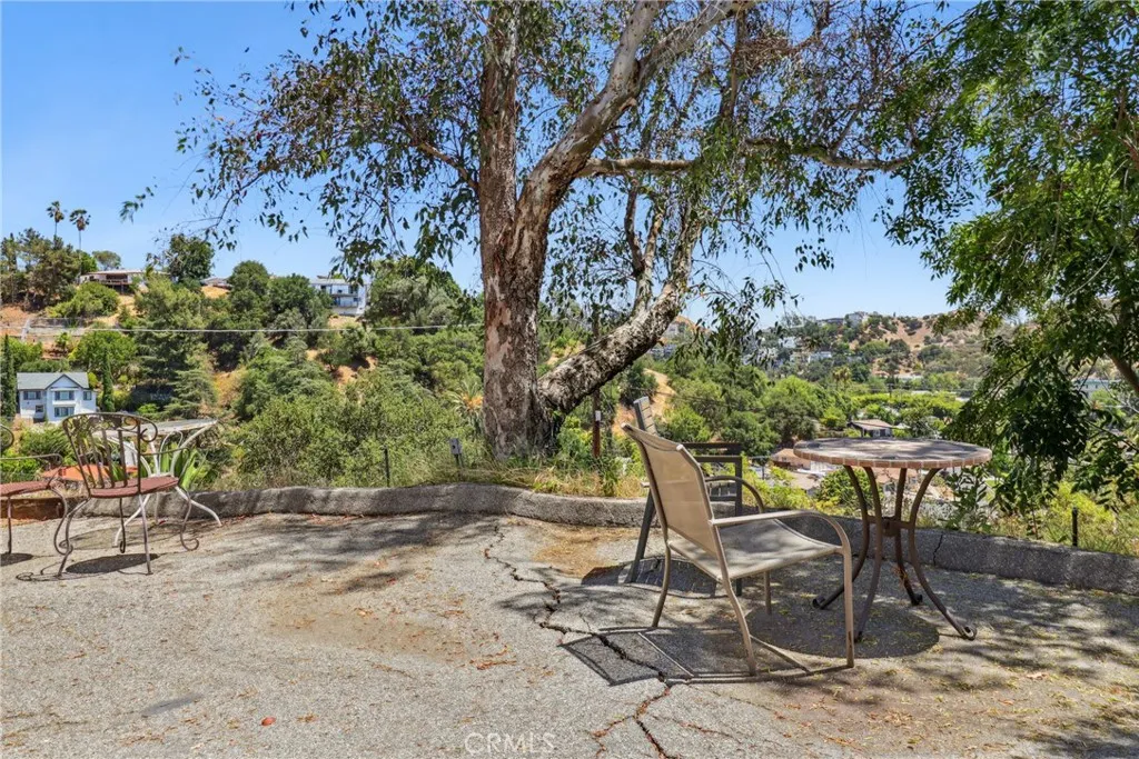 1832 Oak Tree Drive 13, Los Angeles, California 90041 home-pic-31