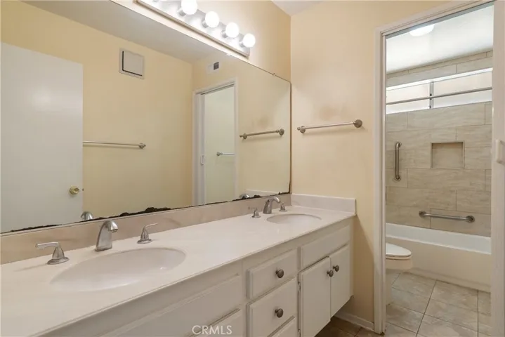 Upstairs Full Bath